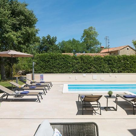 Villa Del Sol With Large Garden Perfect For Families Labin  Extérieur photo