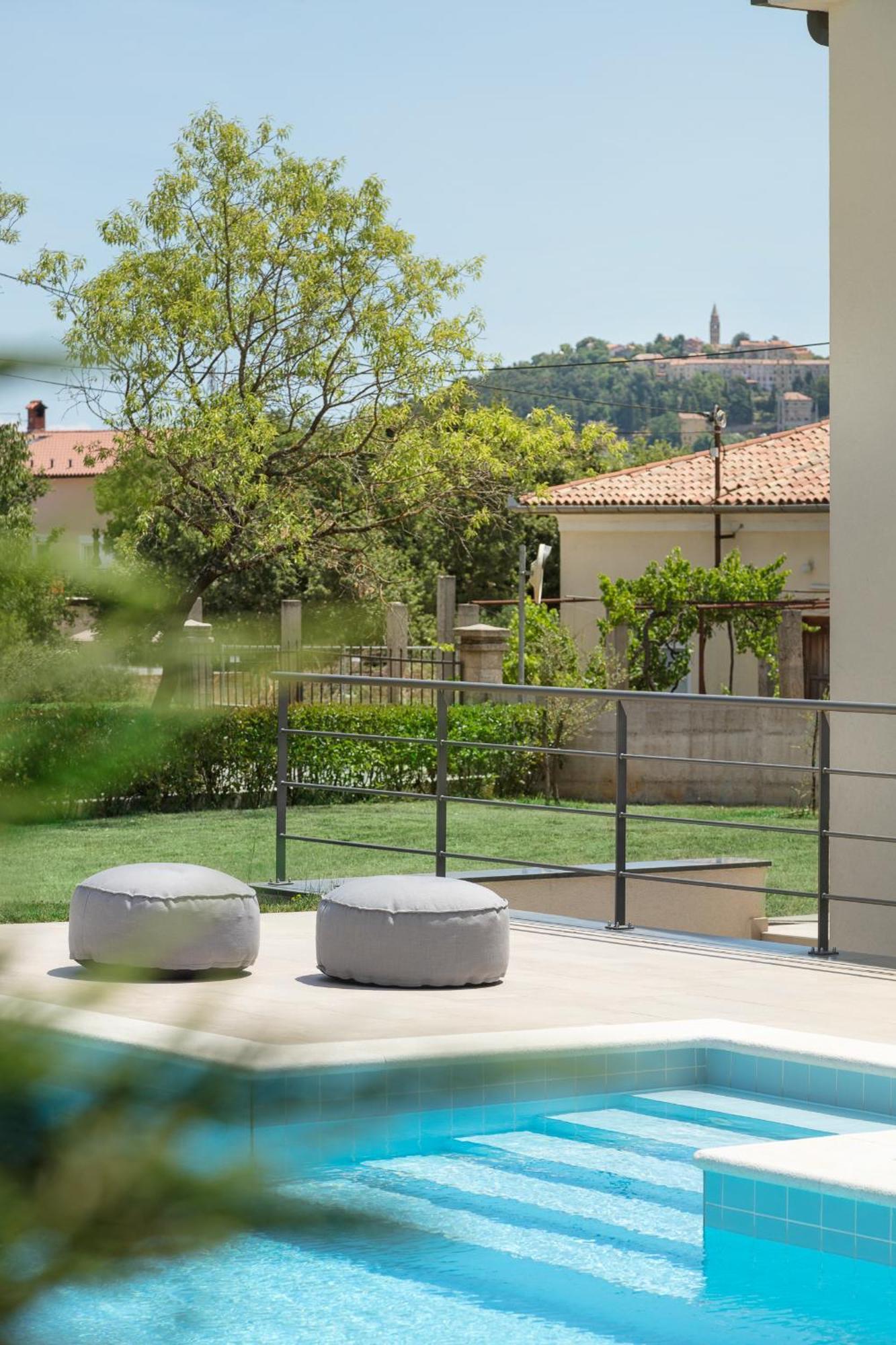 Villa Del Sol With Large Garden Perfect For Families Labin  Extérieur photo